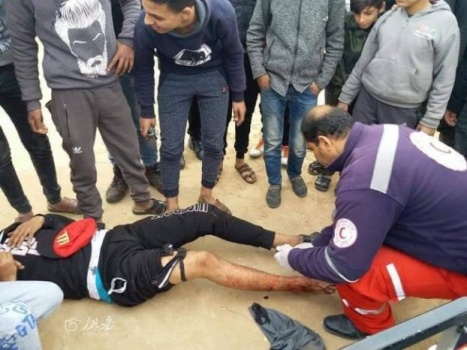 غزة: إصابة 3 شبان برصاص الاحتلال شرق مخيم البريج