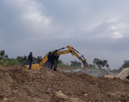 الاحتلال يسلم اخطارات وقف بناء آبار غرب سلفيت