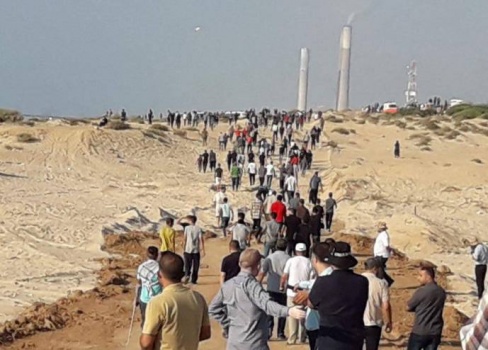 إصابات بمهاجمة بحرية الاحتلال مسيرة سلمية شمال غرب غزة