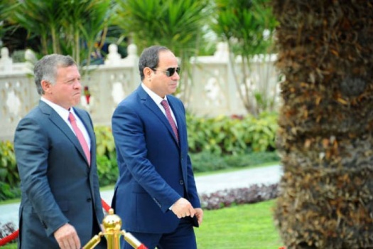 العاهل الأردني والرئيس المصري يؤكدان تكثيف الجهود لدعم شعبنا الفلسطيني