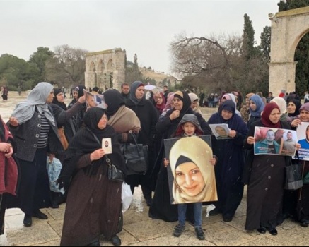 اعتقال أمهات أسرى خلال اعتصام بساحات الأقصى