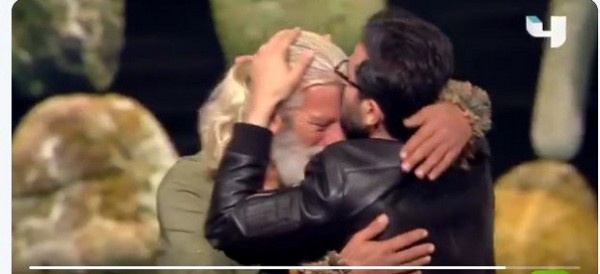 شاهد المتسابق الذي أبكي لجنة تحكيم Arabs Got Talent وأحمد حلمي يقبل رأسه