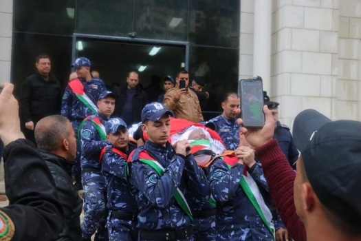 توفي بنوبة قلبية مفاجئة….تشيع جثمان جثمان المساعد سامر سلطان أبو مصطفى في نابلس