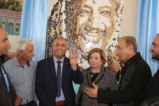 صور..انتصار الوزير تفتتح جدارية للشهيد أبو جهاد في بلدة اليامون غرب جنين