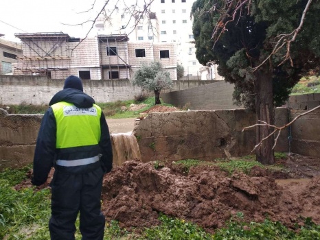 الدفاع المدني الفلسطيني يتعامل مع 410 حادث إطفاء وإنقاذ خلال أسبوع