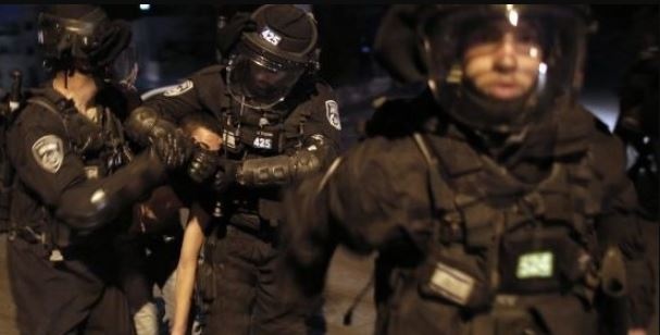 الاحتلال يعتقل شابين من القدس