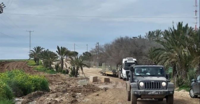 الاحتلال يفجّر عبوات ناسفة على حدود غزة