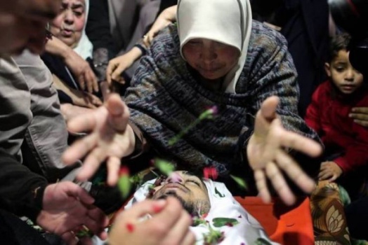 غزة تشيع جثامين شهداء 'مليونية الأرض'
