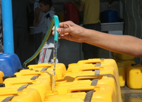 غنيم: إسرائيل تستولي على 85% من مصادرنا المائية