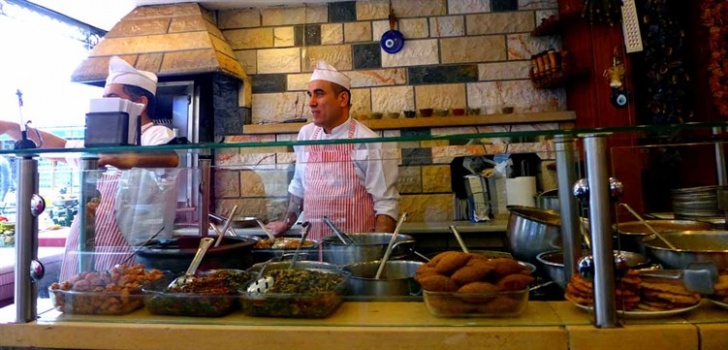 ارتفاع عدد المطاعم الفلسطينية في اسطنبول الى 400 %