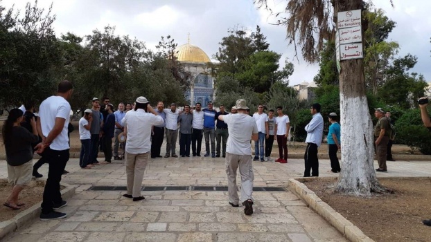 وزير الزراعة الإسرائيلي يقتحم الأقصى برفقة مستوطنين