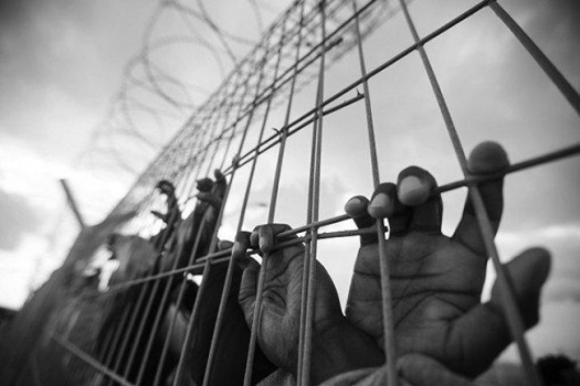 5 أسرى يدخلون أعوامًا جديدة داخل سجون الاحتلال