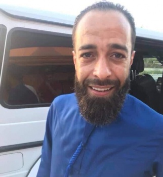 ليبيا.. زعيم ميليشيا يتحوّل إلى أيقونة موضة