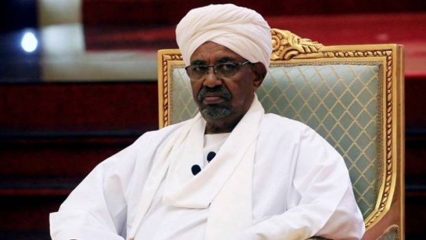 البشير يضرب عن الطعام والدواء