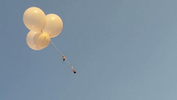 العثور على بالون حارق بعسقلان