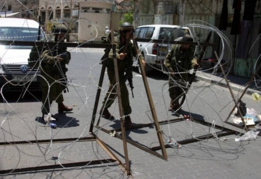 الإحتلال يحتجز فتاة ويفتش منزل ببرطعة جنوب جنين