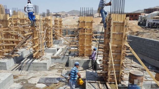 وزارة العمل تغلق 5 منشآت قيد البناء في رام الله