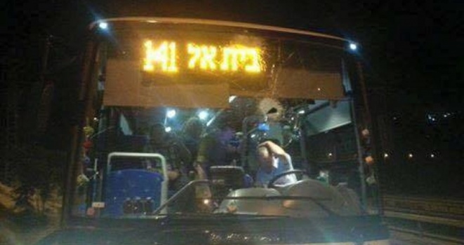 اصابة مستوطن بإلقاء الحجارة قرب حزما شمال القدس