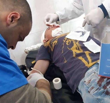 مستوطن يدهس شاباً من يطا جنوب الخليل