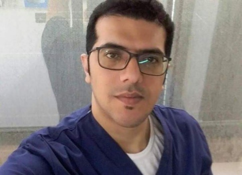 فلسطيني يعيد لسيدة سعودية 100 ألف ريال حولتها له خطأ