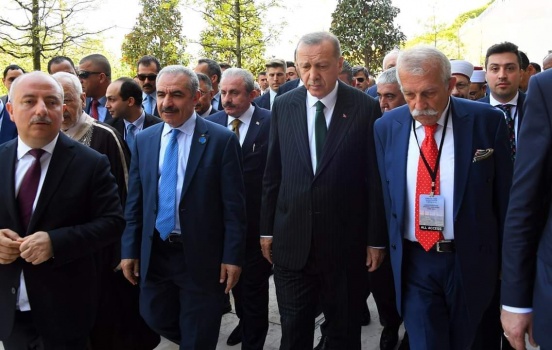 اشتية يشارك الى جانب أردوغان في افتتاح المسجد الأكبر في تركيا