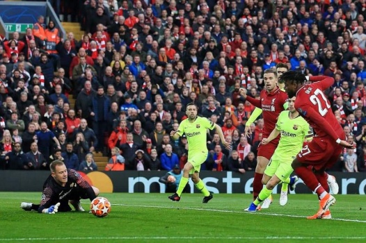 ليفربول يصنع "المعجزة" ويذّل برشلونة برباعية تاريخية