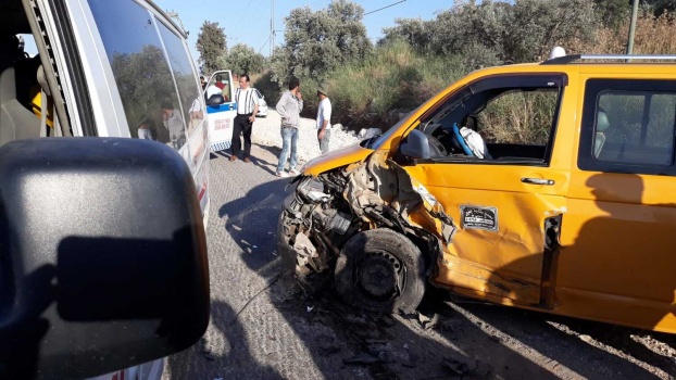 إصابتان بحادث تصادم بين مركبتين على شارع حيفا غرب جنين