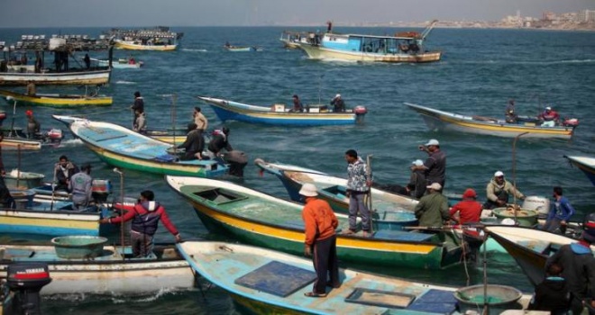 إسرائيل تعيد توسيع منطقة الصيد البحري في غزة