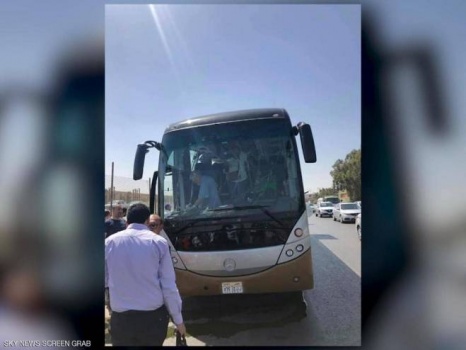 انفجار يستهدف حافلة سياحية في مصر