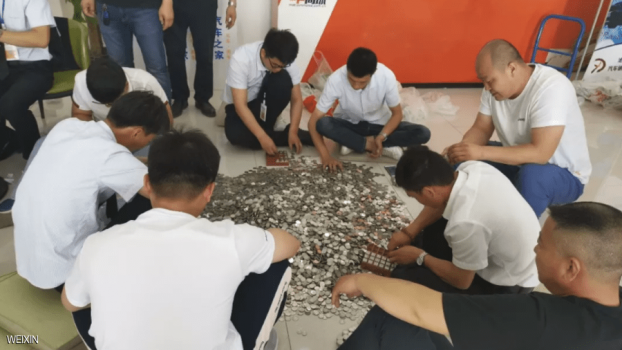 بتوفير العملات المعدنية.. امرأة تحقق إنجازا "غير متوقع"