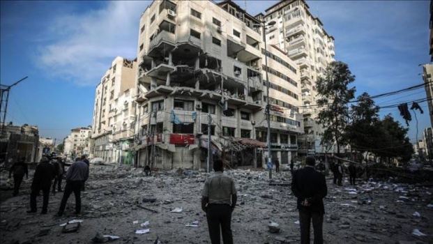 إسرائيل تُمهد لقصف منزل قيادي حمساوي في غزة