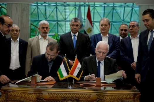 خبير إسرائيلي : مصر جمدت جهودها لإنجاز المصالحة الفلسطينية