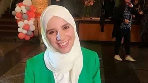 الفلسطينية أبوزهره تفوز بجائزة أفضل إمرأة بأوروبا بمجال الأدب
