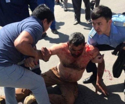 فيديو| اعتداء وحشي على مهندسين فلسطنيين وعرب في كازاخستان