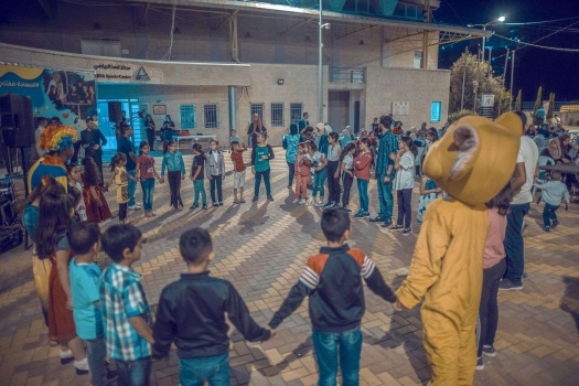 صور وفيديو : حملة السعادة مفتاح الحياة تنظم افطارا خيريا