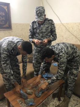 الضابطة الجمركية تضبط كمية من الحشيش (هايدرو) المصنعة من القنب الهندي المخدرة في عملية معقدة في طولكرم.