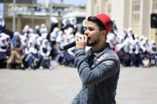 اغتالت إسرائيل حلمه أول مرة ثم أسوار غزة.. مُطرب "التخت الشرقي"يُناشد تسهيل سفره سريعاً