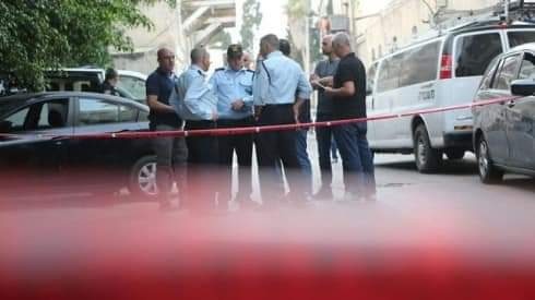 مقتل رجل وإصابة سيدة بالرصاص داخل أراضي ال48