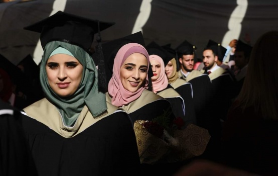 صور.. جامعة"بيرزيت" تبدأ احتفالاتها بتخريج الفوج الـ 44 من طلبتها