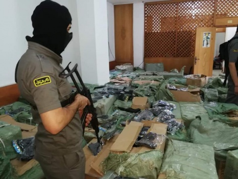 صور...الوقائي يضبط كميات كبيرة من الألعاب الخطيرة والممنوعة في الخليل