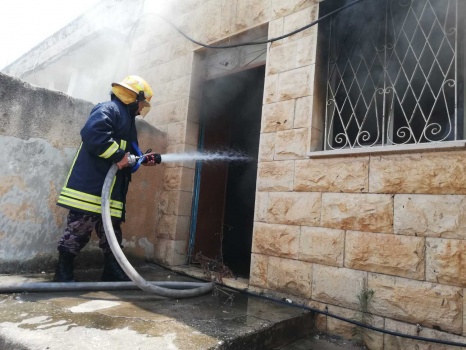 إخماد حريق منزل في بلدة عرابة جنوب جنين