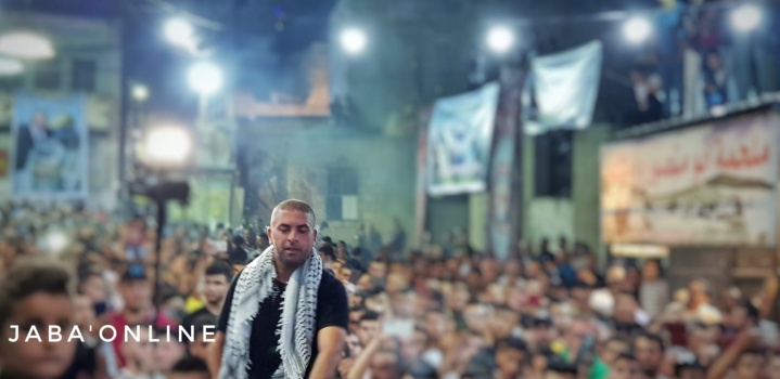 صور..."فتح" تحتفي بالمحرر غنام في بلدة جبع جنوب جنين بعد ان أمضى 18 عاما في الأسر