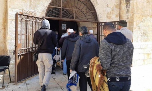 تقييدات على دخول الفلسطينيين للمسجد الأقصى