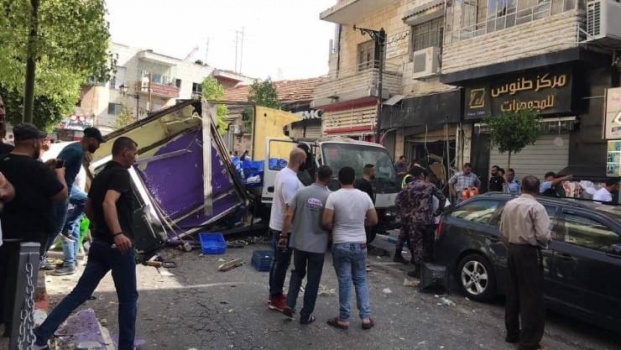 صور| إصابات في انفجار بمحل وسط رام الله