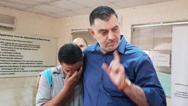 وزير العمل الأردني 'يكفل' عاملا مصريا