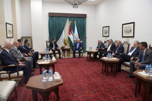 الرئيس يلتقي الوفد المصري برام الله.. وهذا ما بحثاه