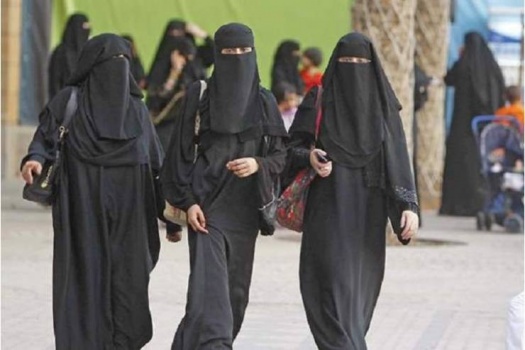 تونس: لا تراجع عن قرار منع النقاب بالمقرات الحكومية