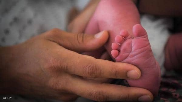 وفاة رضيع امرأة قُتلت طعنا في لندن