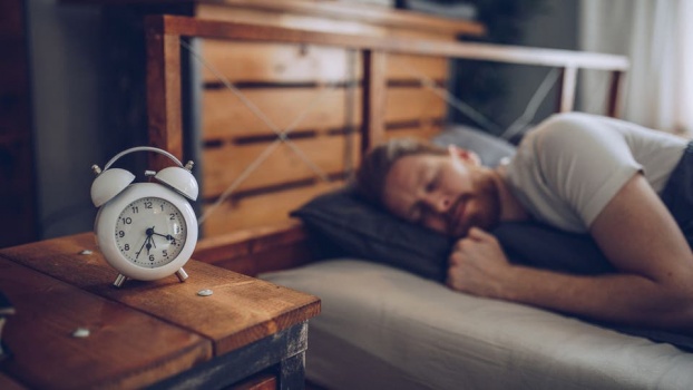 احذروا.. اختلاف مواعيد النوم يسبب البدانة والسكري والضغط