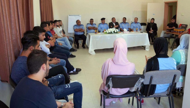 الجامعةالعربية الأمريكية تخرج دورة للطلبة حول السلامة المرورية